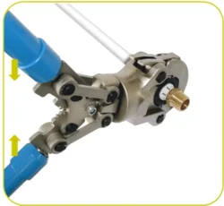 fixation du raccord multicouche à sertir